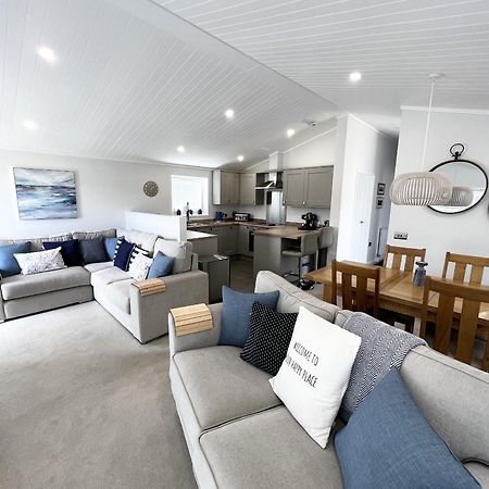 Diddly Squat Lodge With Hot Tub, Pendle View Holiday Park Clitheroe Buitenkant foto
