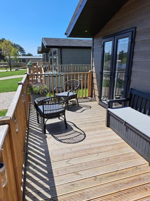 Diddly Squat Lodge With Hot Tub, Pendle View Holiday Park Clitheroe Buitenkant foto