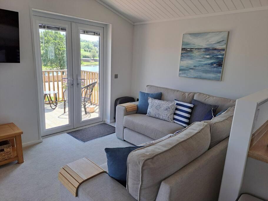 Diddly Squat Lodge With Hot Tub, Pendle View Holiday Park Clitheroe Buitenkant foto