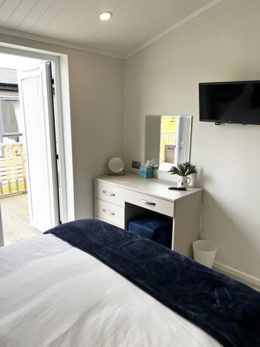 Diddly Squat Lodge With Hot Tub, Pendle View Holiday Park Clitheroe Buitenkant foto