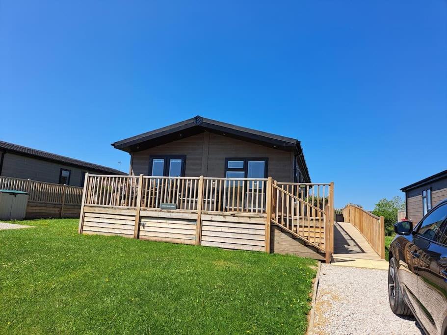Diddly Squat Lodge With Hot Tub, Pendle View Holiday Park Clitheroe Buitenkant foto