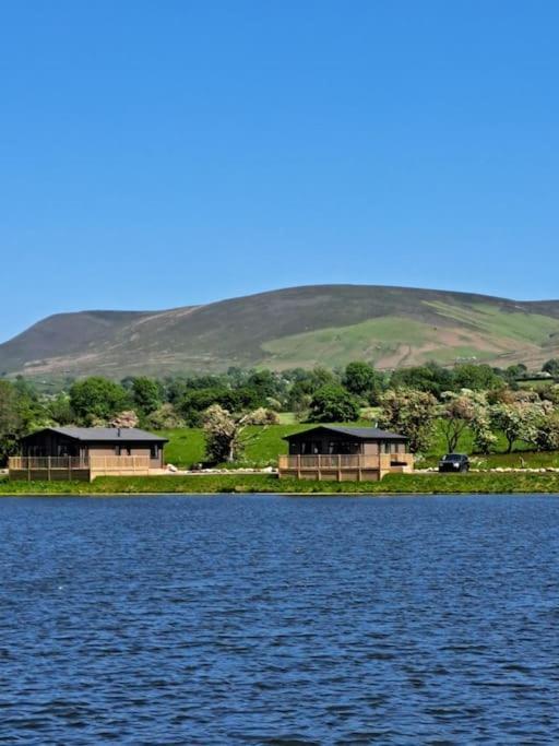 Diddly Squat Lodge With Hot Tub, Pendle View Holiday Park Clitheroe Buitenkant foto