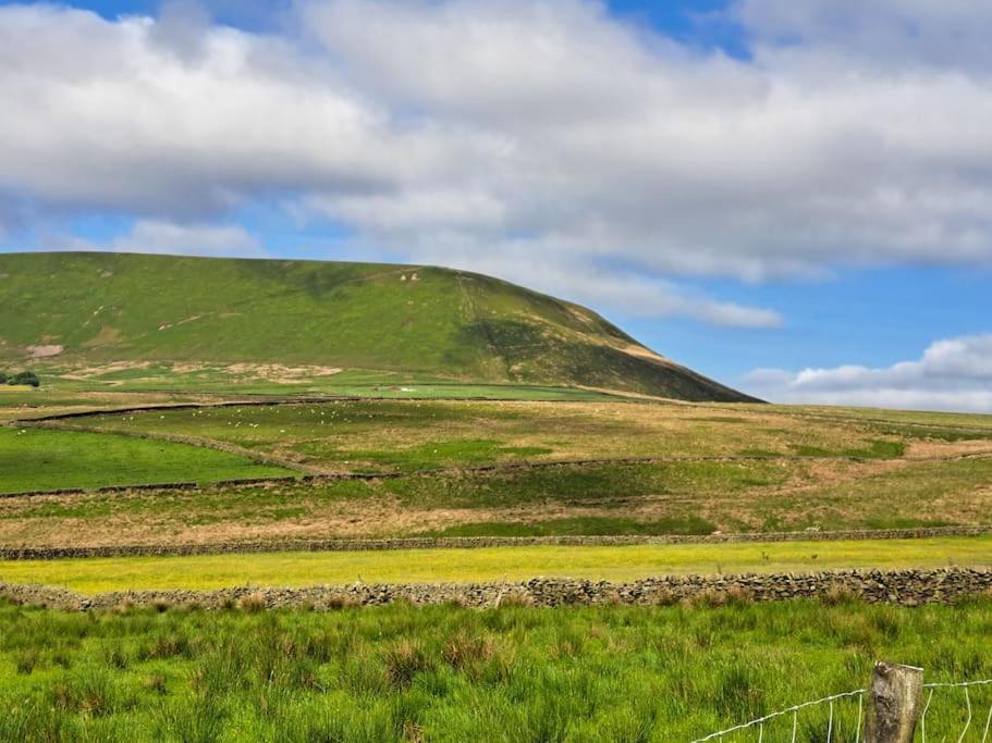 Diddly Squat Lodge With Hot Tub, Pendle View Holiday Park Clitheroe Buitenkant foto