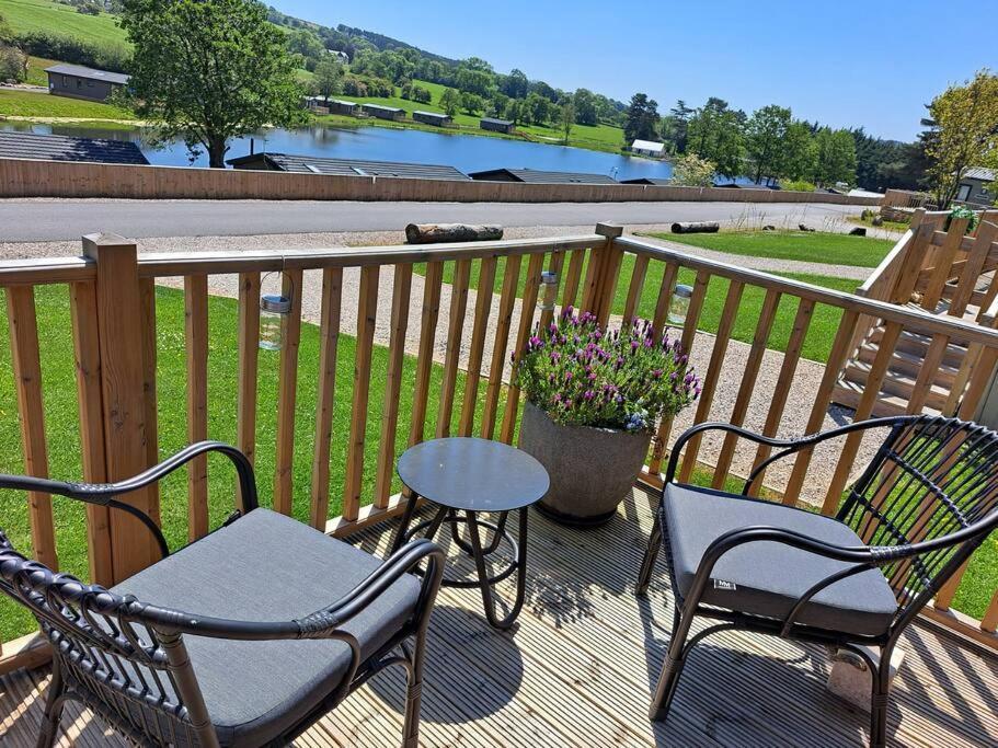 Diddly Squat Lodge With Hot Tub, Pendle View Holiday Park Clitheroe Buitenkant foto